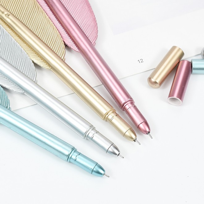 2021 new high quality feather-shaped neutral pen plastic material Weibo 22.7cm