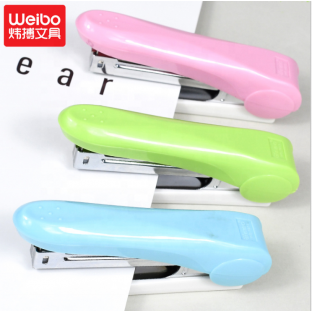 Simple and medium-sized, small and labor-saving, does not hurt your hands, staples, student office stationery wholesale