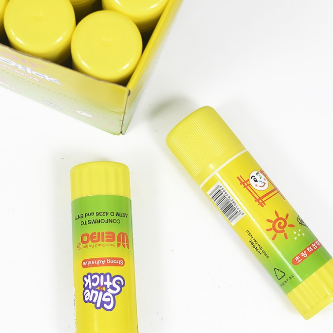 Brand Weibo  office students glue stick  China high adhesion can be customized logo solid adhesive high viscosity